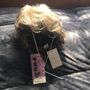 New never worn Wig